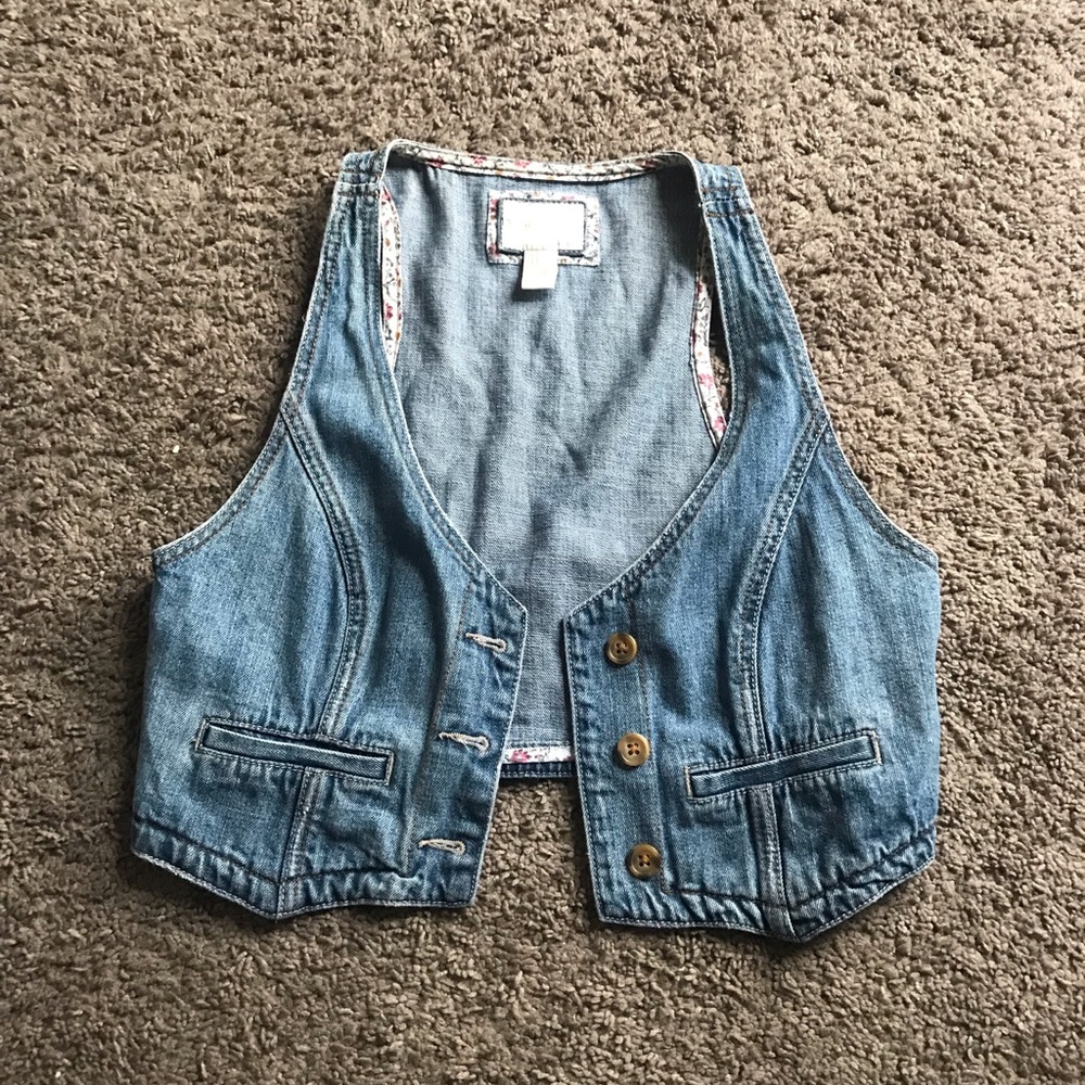 Jean Crop Button Vest